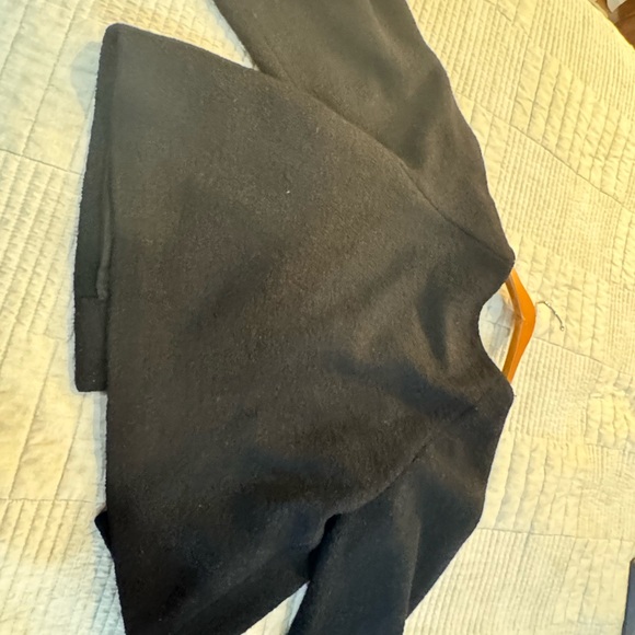 Kenar Black Wool Cape Jacket
Boucle cropped blazer - Picture 6 of 10